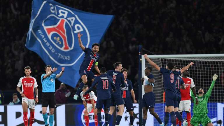 Гравці ПСЖ святкують перемогу / Фото Getty Images