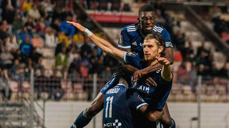 Гравці ФК Париж / фото прес-служби клубу Гравці ФК Париж / фото прес-служби клубу