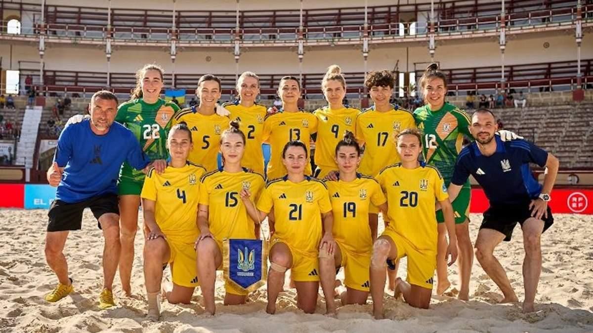 Женская сборная Украины по пляжному футболу / фото: beachsoccer.com