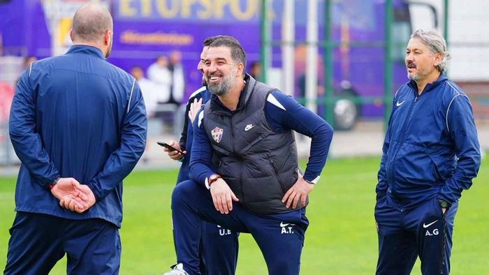 Шахтар отримав конкурента у боротьбі за бажаного тренера на заміну Пушічу