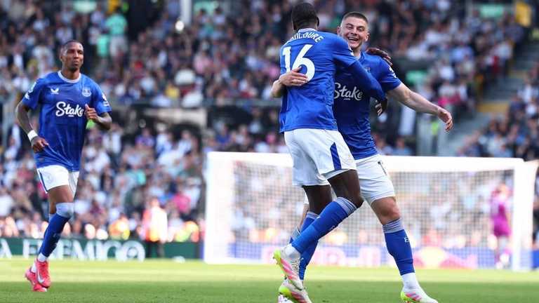 Гравці Евертона святкують гол / Гол Getty Images