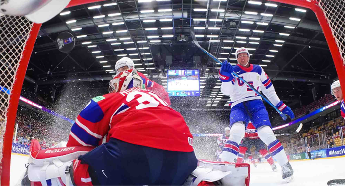 ЧС-2025 з хокею: США ледь не зганьбилися вдруге поспіль, Словаччина загострює інтригу в групі