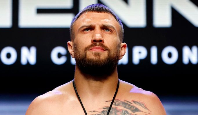 Ломаченко опублікував зашкварне фото в обіймах з митрополитом УПЦ московського патріархату