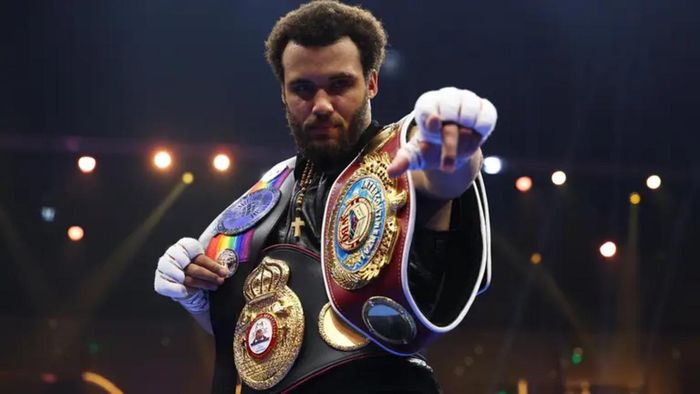 Найперспективнішому супертяжу світу дорікає власний промоутер – все через дивну проблему