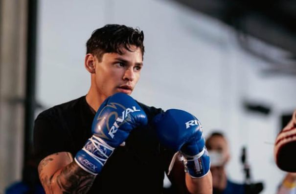 Поражение и нокдаун Гарсии в видеообзоре чемпионского боя