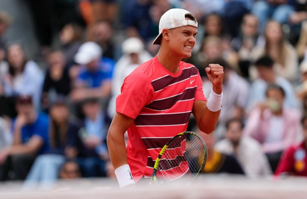 Ролан Гаррос: неймовірний хайлайт від Руне, перемога Алькараса, Пол здолав скандального росіянина