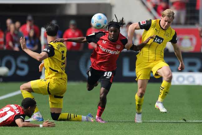 Байер – Боруссия Д / Photo by Rolf Vennenbernd/picture alliance via Getty Images