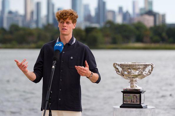 Найсильніший тенісист світу зізнався, що хотів завершити кар'єру: "Гравці дивилися на мене по-іншому"