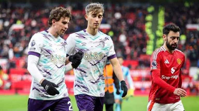 Ілля Забарний та Дін Хьойсен / фото: AFC Bournemouth/AFC Bournemouth via Getty Images Ілля Забарний та Дін Хьойсен / фото: AFC Bournemouth/AFC Bournemouth via Getty Images