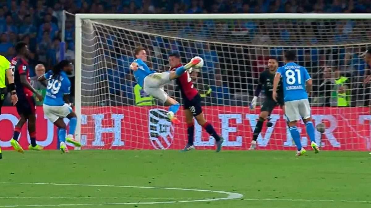 Скотт Мактоминай забивает в ворота Кальяри / скриншот Скотт Мактоминай забивает в ворота Кальяри / скриншот