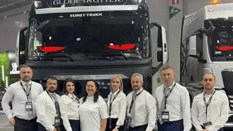 Скандальне фото з Вольво / Соцмережі Скандальне фото з Вольво / Соцмережі