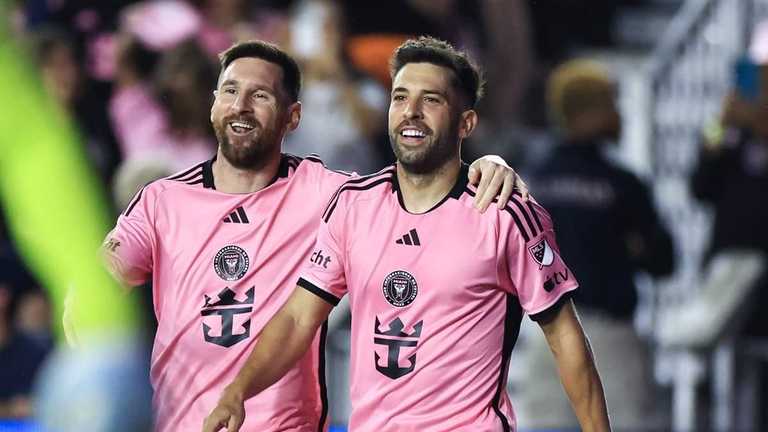 Лео Мессі та Жорді Альба / Фото Carmen Mandato/Getty Images