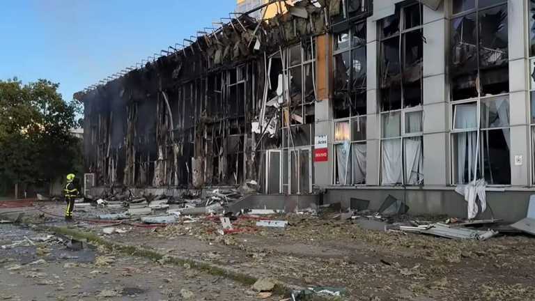 Спортивно-оздоровчий комплекс КПІ після обстрілу окупантів / скріншот Спортивно-оздоровчий комплекс КПІ після обстрілу окупантів / скріншот