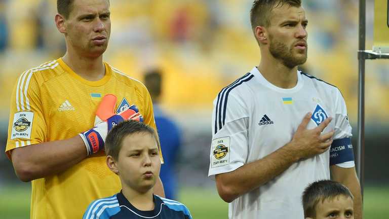 Александр Рыбка (слева) / Фото ФК Динамо Александр Рыбка (слева) / Фото ФК Динамо