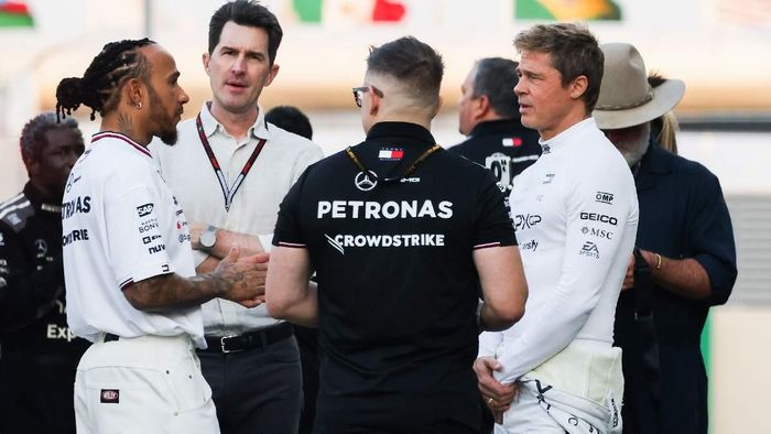 Брэд Питт раскрыл закулисье съемок фильма "Формула-1": "Хэмилтон сразу начал все поправлять"