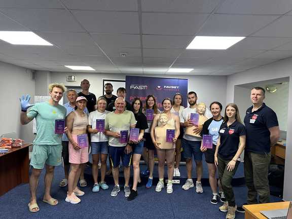 Сила допомоги: тренінг в Олімпійському коледжі імені Івана Піддубного від FAST та Favbet Foundation