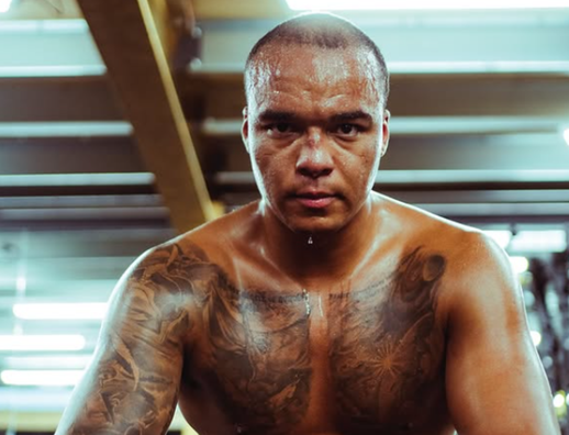 Вордлі став тимчасовим чемпіоном світу у надважкій вазі та може зустрітися з Усиком