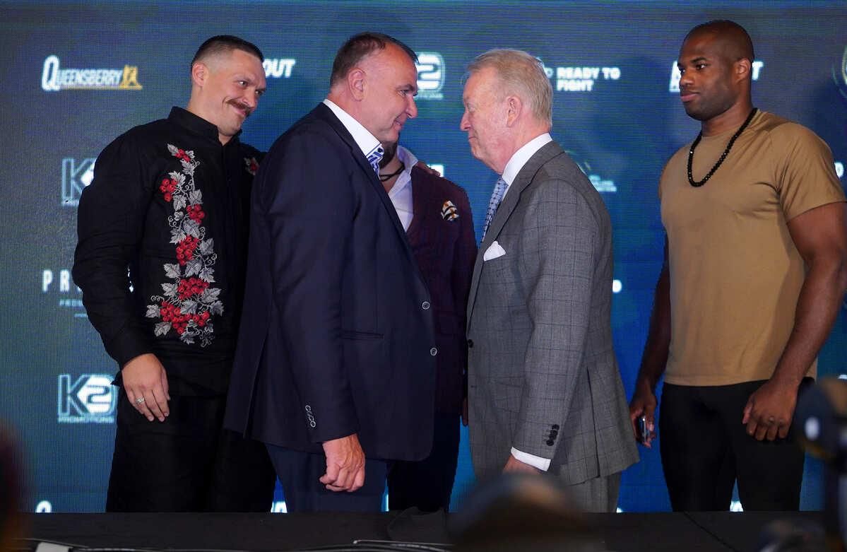 Александр Усик, Эгис Климас, Фрэнк Уоррен и Даниэль Дюбуа / Getty Images