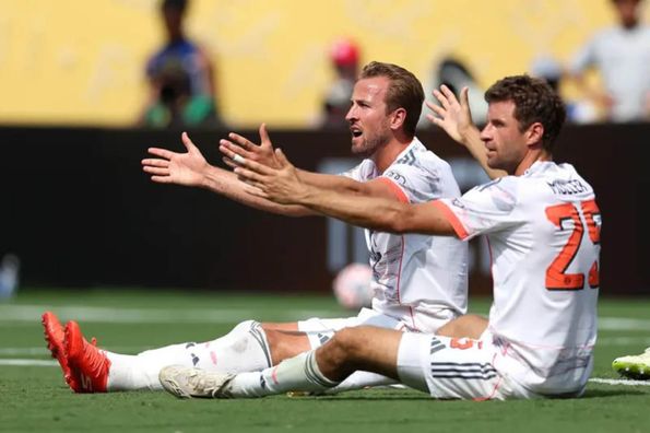 Трубін оформив космічний кліншит – Бенфіка вийшла у плей-офф клубного ЧС, обігравши Баварію