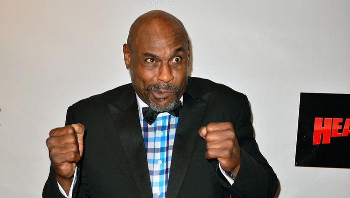 60-річний екс-чемпіон світу з боксу, який нокаутував Леннокса Льюїса, вперше завершив бій нічиєю