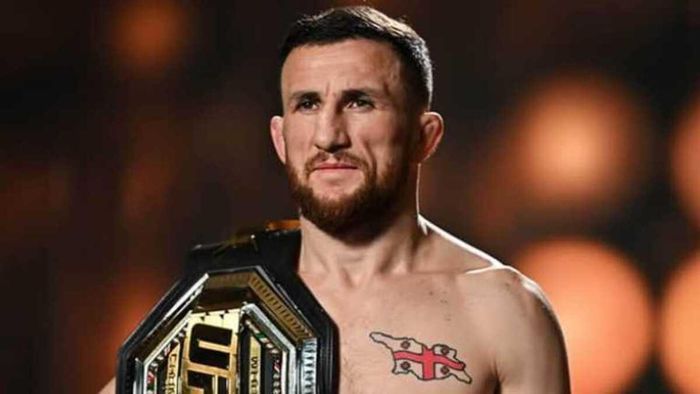 Друг Украины Двалишвили снова защитил титул чемпиона UFC – Трамп стал свидетелем избиения