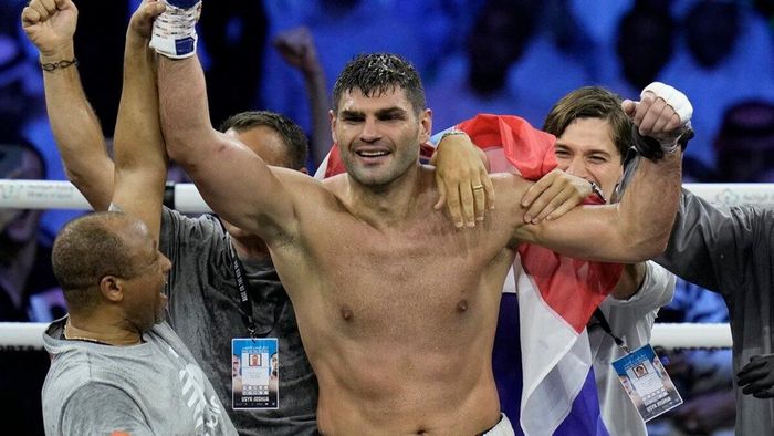 Володар титулу WBO про реванш Усик – Дюбуа: "Якщо це буде близький бій, ви зробите все, щоб він переміг"