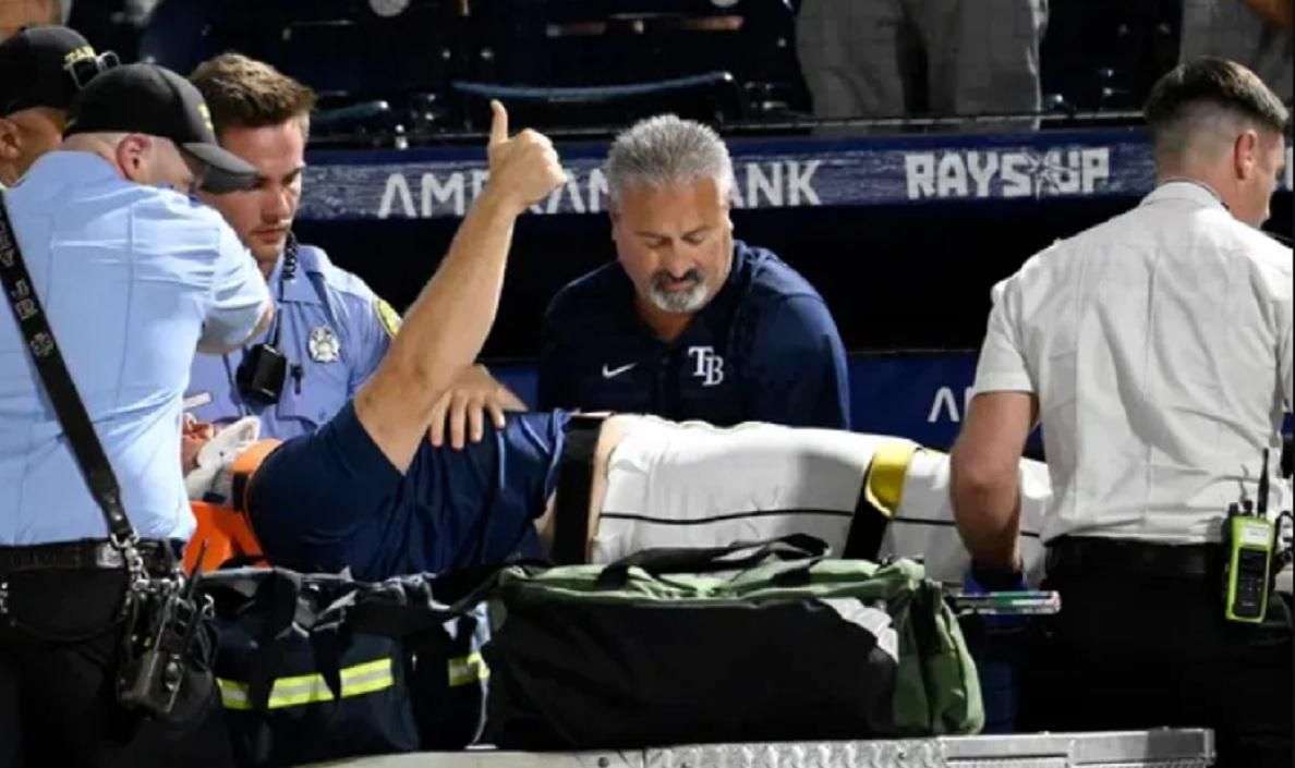 Бигга выносят с поля / Фото Imago