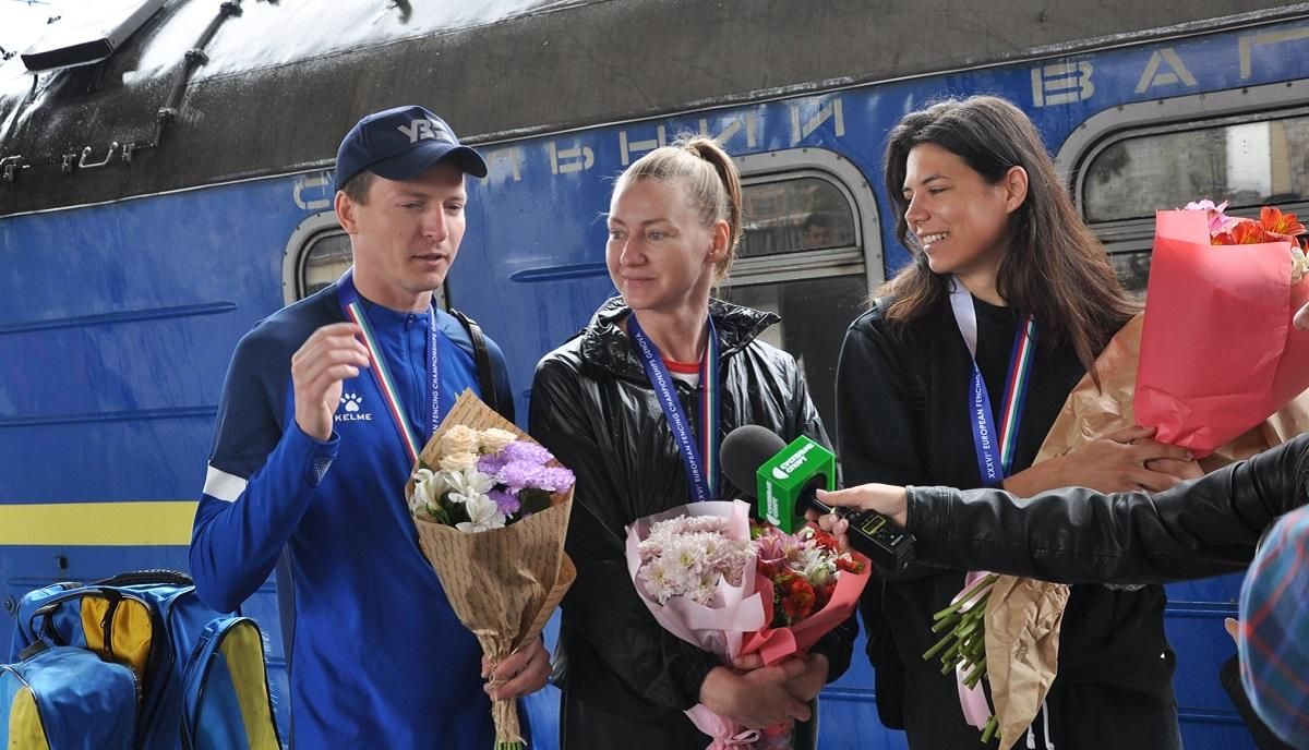 Чемпіони нарешті вдома / Фото Геннадія Чеховського