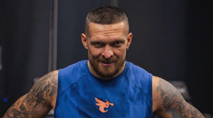 Усик показав, як прокачує частину тіла, за яку його постійно критикують – відео