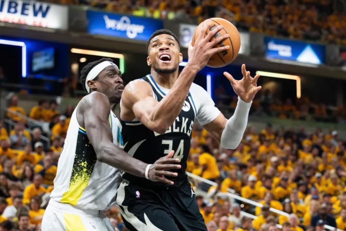 Янніс Адетокумбо (праворуч) / Фото Imagn Images Янніс Адетокумбо (праворуч) / Фото Imagn Images