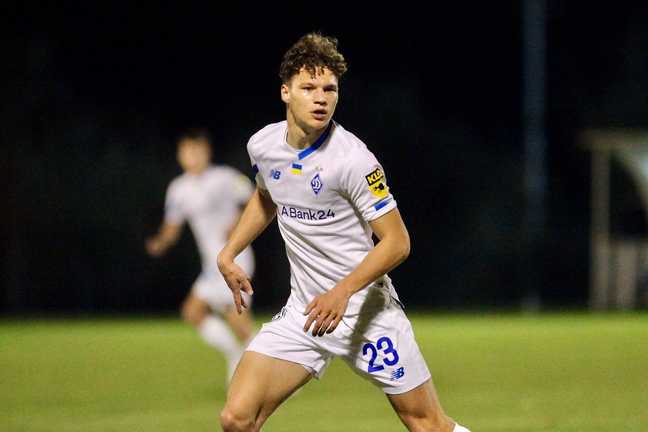 Навін Малиш / Динамо Навін Малиш / Динамо