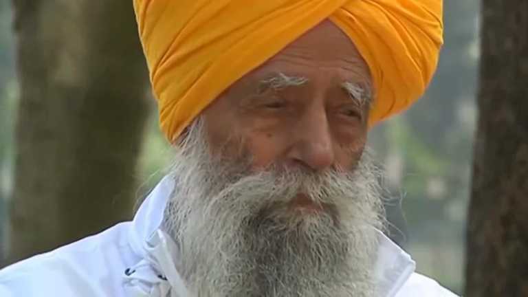 Фауджа Сингх / Скриншот Фауджа Сингх / Скриншот