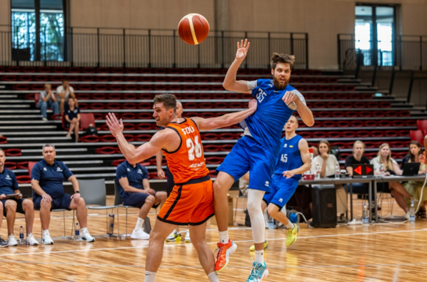 Чоловіча збірна України з баскетболу з камбеком дотиснула Нідерланди у першому спарингу