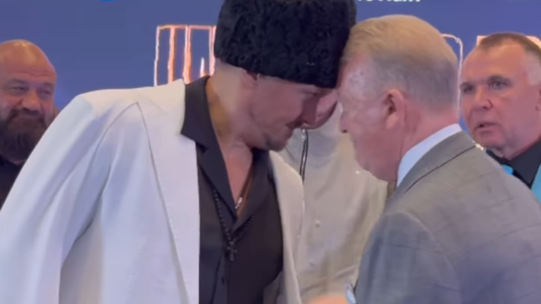 Усик і Воррен / Скріншот Усик і Воррен / Скріншот