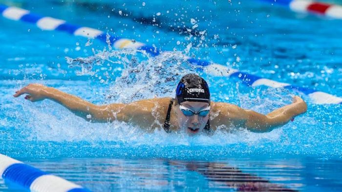 Чемпіонка Олімпіади-2024 з плавання з другим найкращим часом в історії завоювала золото ЧС на 100 м 