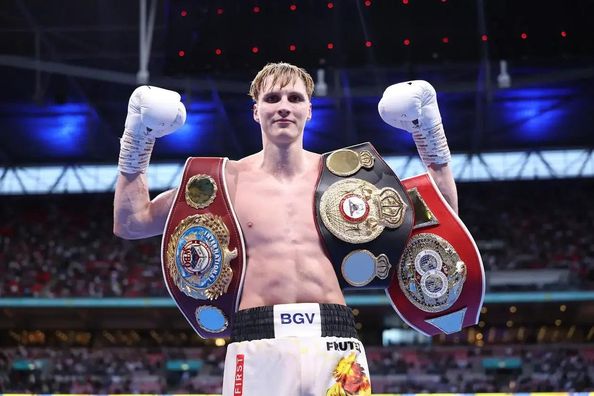 "Подарунок із небес": екс-промоутер Усика застеріг непереможного українця після важкої перемоги