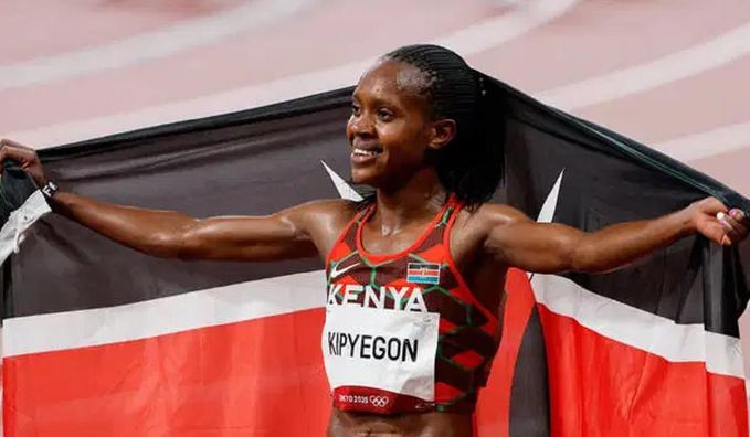 Суперзірка легкої атлетики вчетверте побила світовий рекорд з бігу на 1500 м