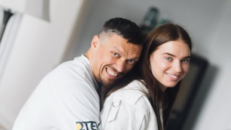 Олександр Усик з дружиною / instagram.com/usyk_kate1505 Олександр Усик з дружиною / instagram.com/usyk_kate1505