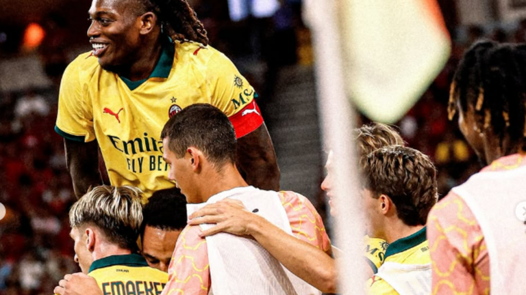 Игроки Милана в матчв против Ливерпуля / instagram.com/acmilan/ Игроки Милана в матчв против Ливерпуля / instagram.com/acmilan/