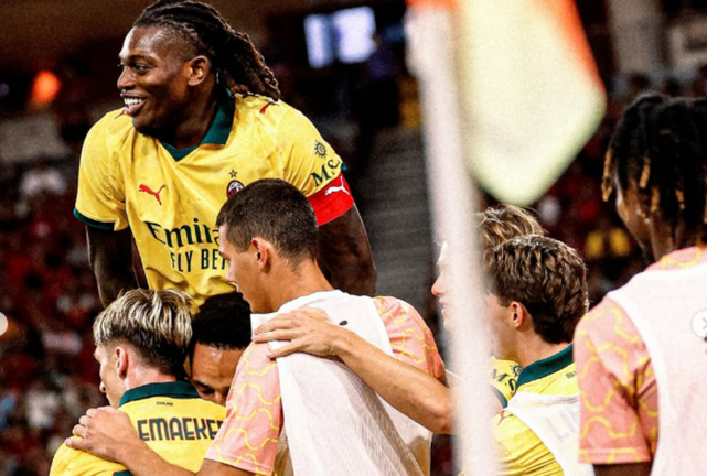 Игроки Милана в матчв против Ливерпуля / instagram.com/acmilan/