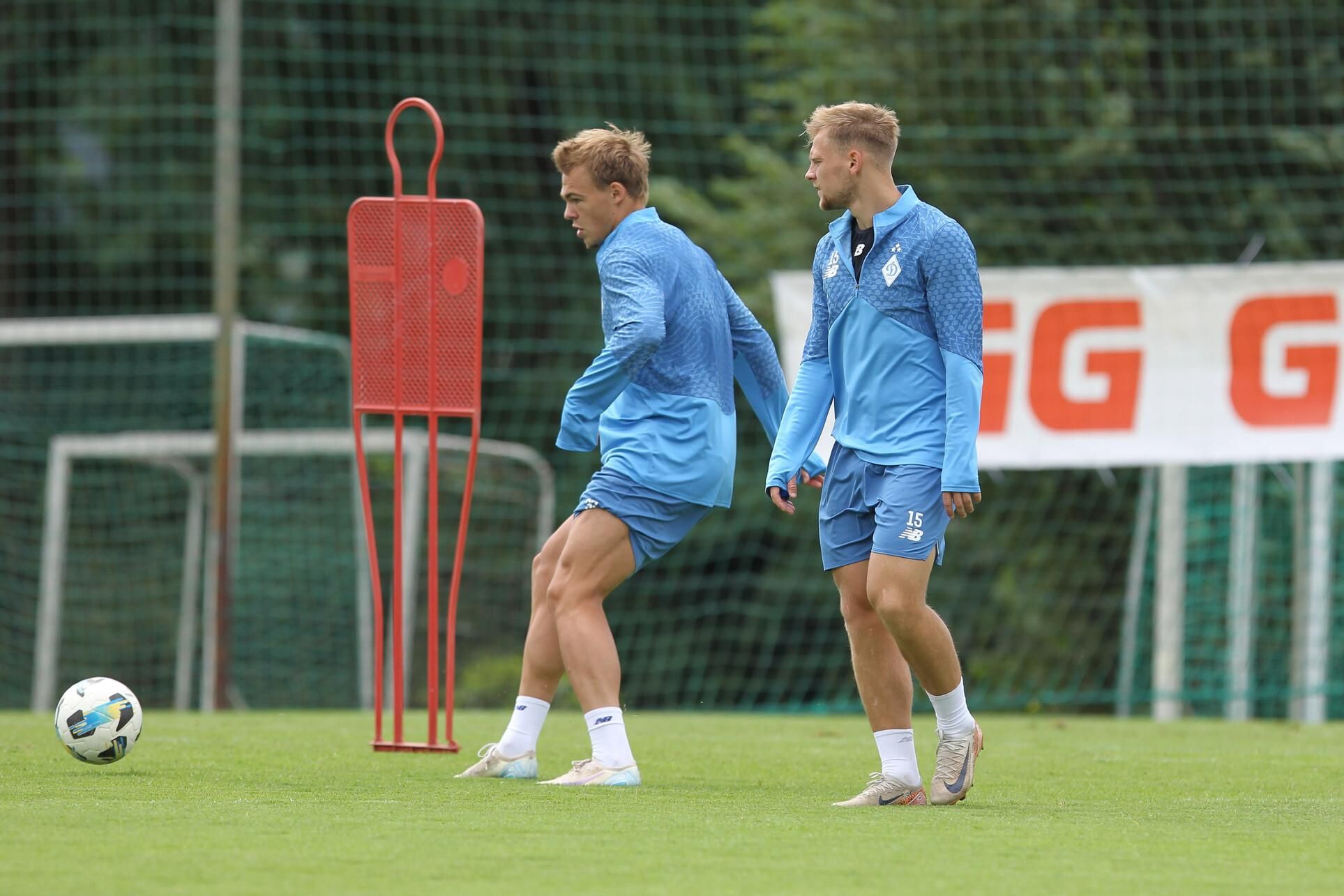 Роман Саленко (слева) / Фото ФК Динамо Роман Саленко (слева) / Фото ФК Динамо