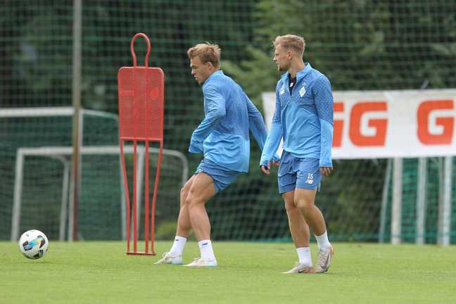 Роман Саленко (зліва) / Фото ФК Динамо