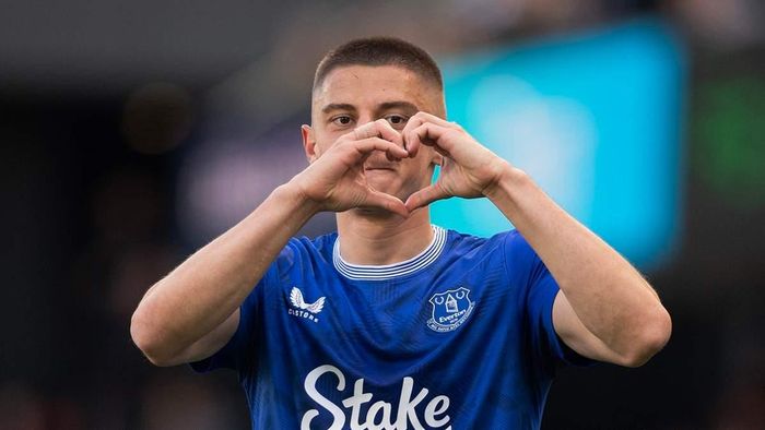 Миколенко не врятував Евертон від поразки легендарному чемпіону АПЛ