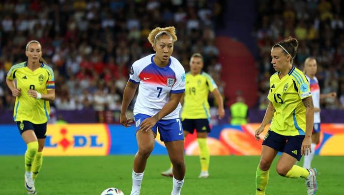 Євро-2025 серед жінок: Англія вийшла у півфінал, дотиснувши Швецію в серії пенальті після божевільного камбеку Євро-2025 серед жінок: Англія вийшла у півфінал, дотиснувши Швецію в серії пенальті після божевільного камбеку