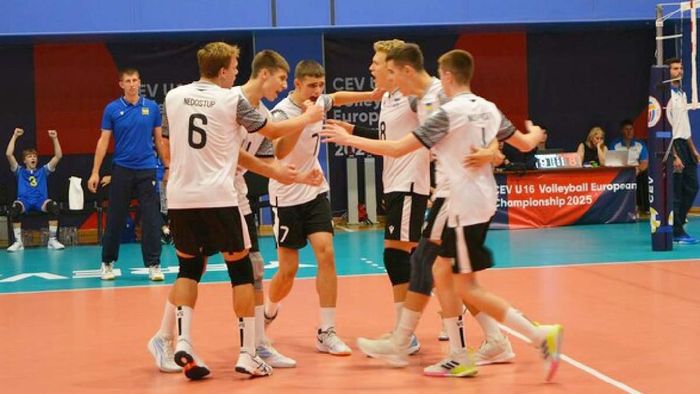 Збірна України зазнала четвертої поразки на Євроволеї U-16 і майже пролетіла повз півфінал