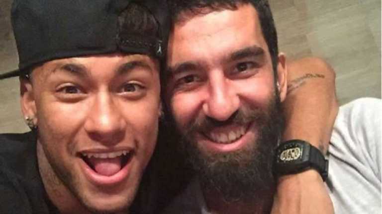 Неймар та Арда Туран / фото із соцмереж Неймар та Арда Туран / фото із соцмереж