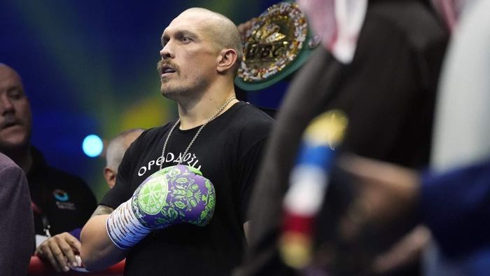 Усик – Дюбуа: прогноз на бой за звание абсолютного чемпиона мира в хевивейте