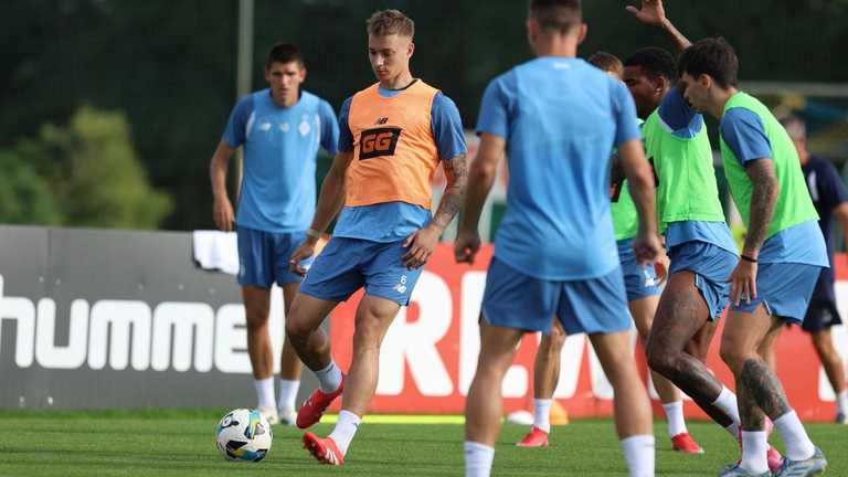 Гравці Динамо / Фото ФК Динамо Гравці Динамо / Фото ФК Динамо