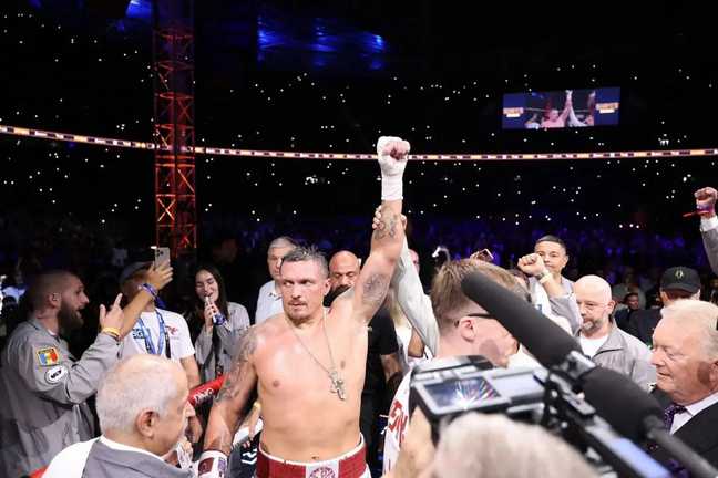 Олександр Усик /  Queensberry Promotions