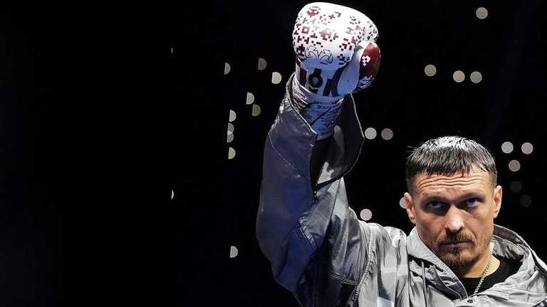 Олександр Усик / Фото Bradley Collyer/PA Images via Getty Images 